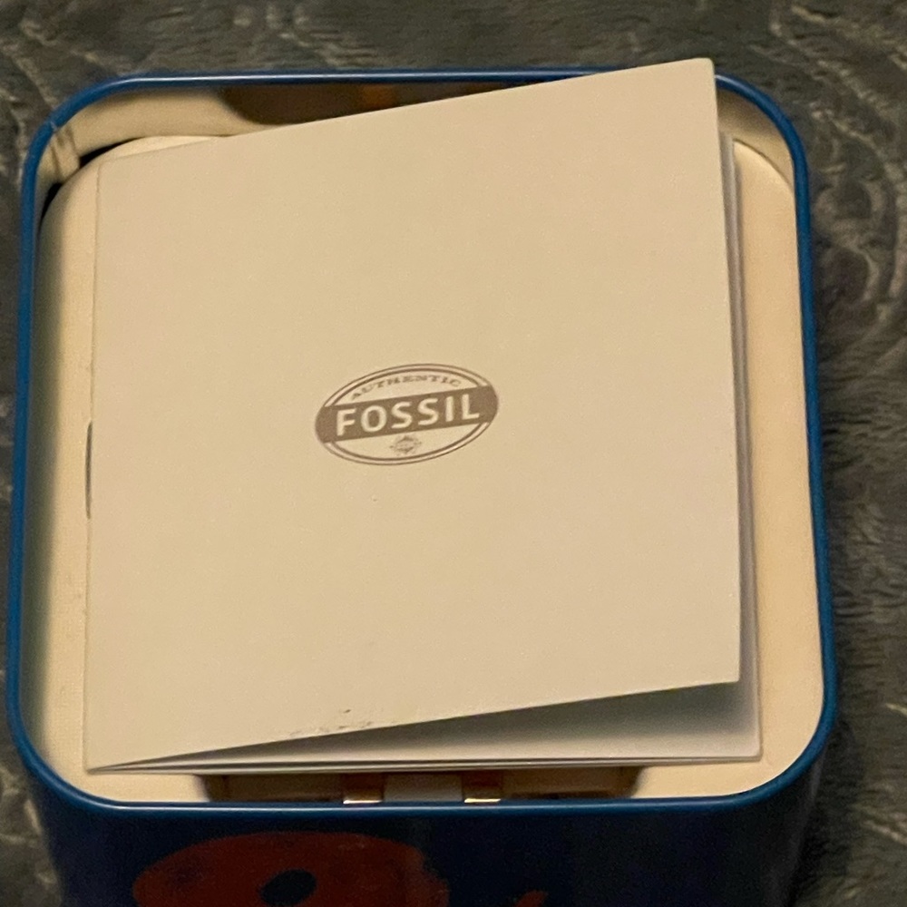 FOSSIL LADIES WATCH - Picture 6 of 8
